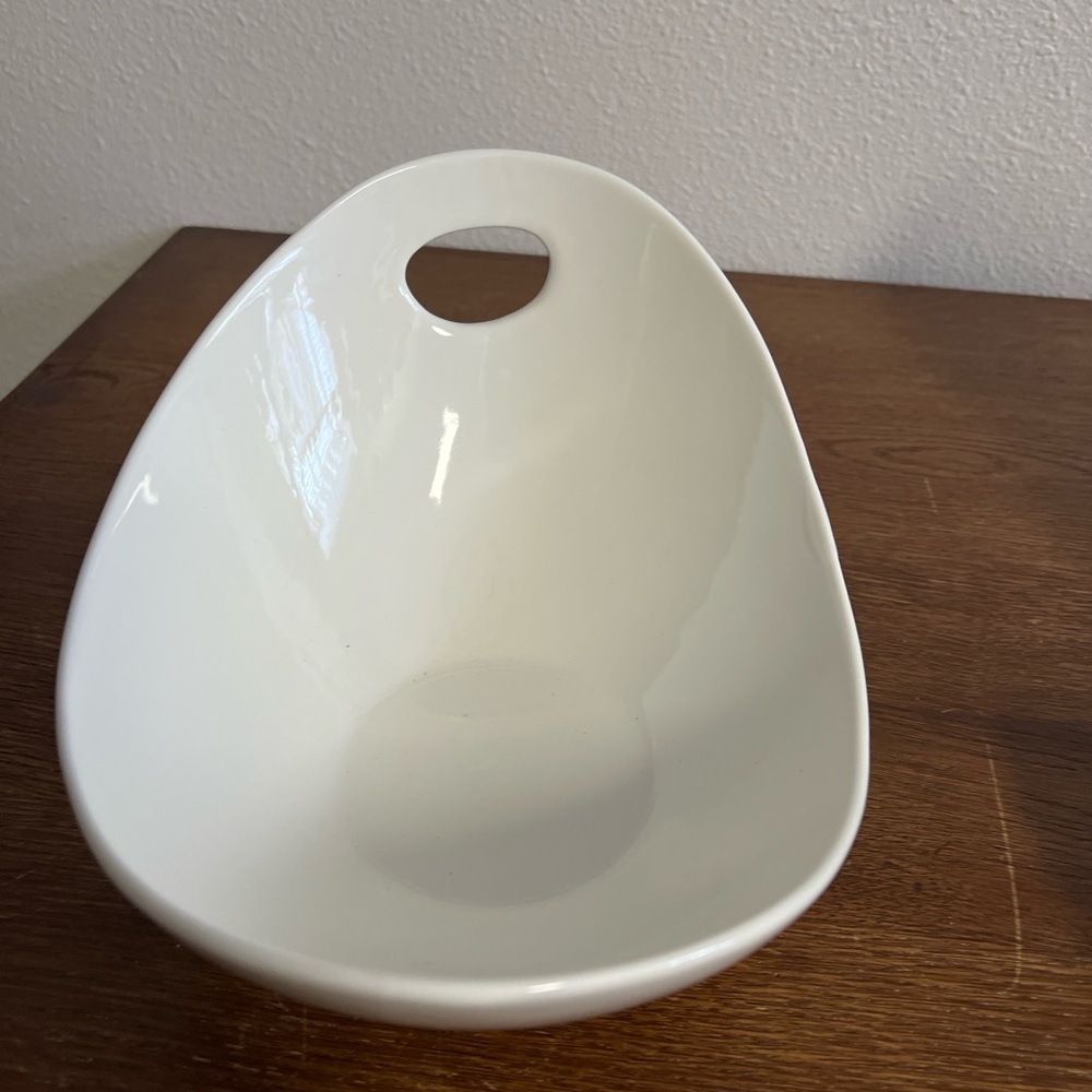 Palm Restaurant White Porcelain Serving Bowl – 10″ Wide – Chip on Base